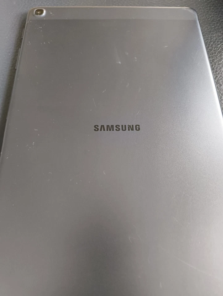 Samsung Galaxy Tab 10.1 WiFi Tablet 3G Slot Slight Crack on Side Works fine, photo 3 of 5