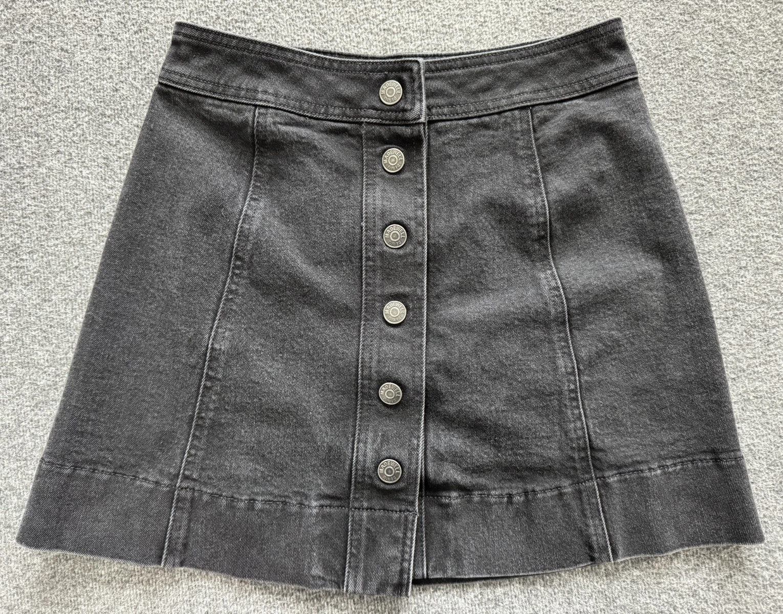 Madewell Stretch Denim Button Front Mini Skirt Size 0 Washed Black H2310 15" L
