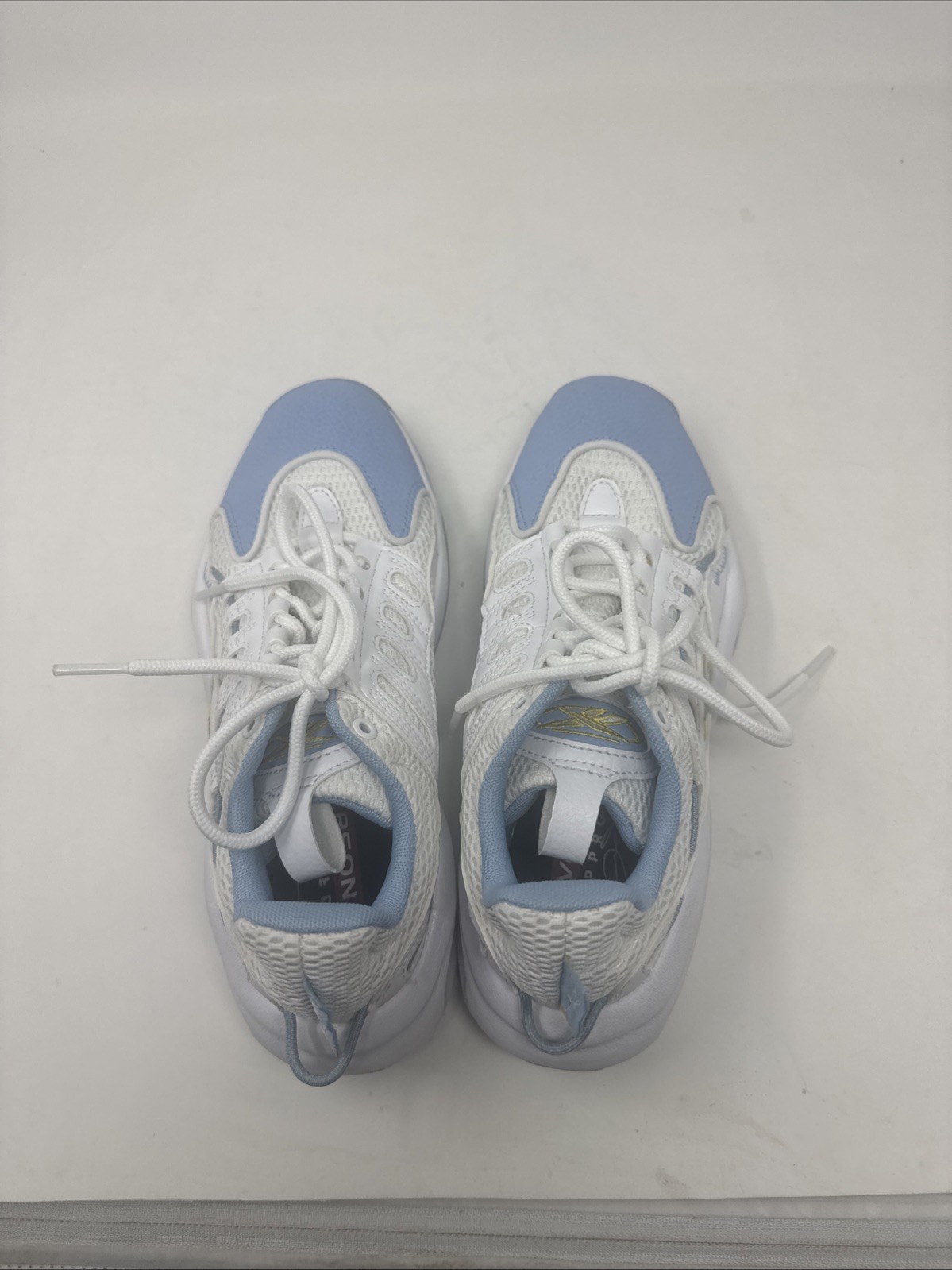 Reebok Solution  White  Blue Basketball Shoes Mens Size 4.5 thumbnail 9