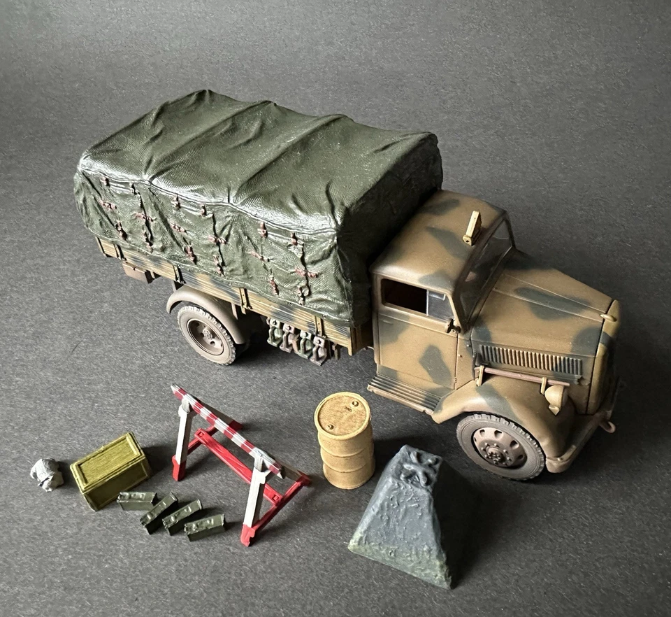 Forces of Valor 1:32 WWII German Opel Blitz 3ton Cargo Truck Camouflage 80061 - Image 2 of 4