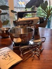 Vintage Chrome Sunbeam Deluxe Mixmaster  12 Speed w/all Bowls, Attachments