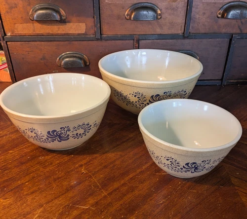 1976 Vintage Pyrex Homestead Mixing Bowls Tan Speckled Blue Set Of 3 401 402 403