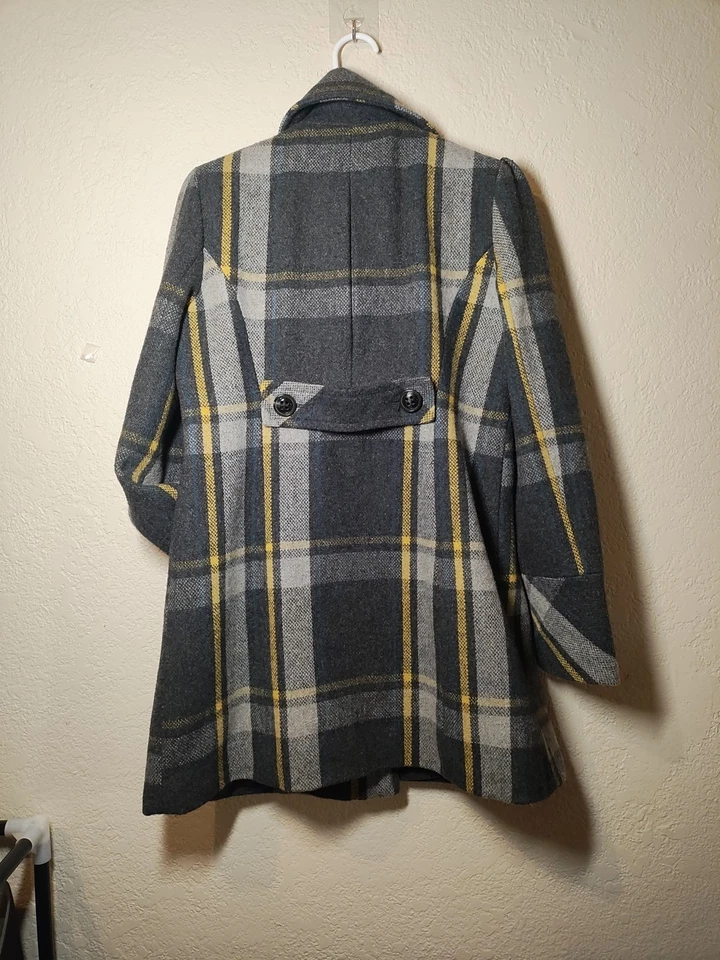 Chaqueta con botones de lana estilo chaquetón a cuadros American Rag Cie mediana para mujer Foto 2 de 4