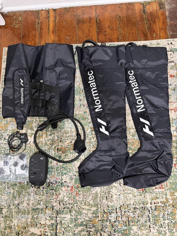 Hyperice Normatec 3, Leg & Hip Attachments, Control Unit, Hose, Charger, Travel