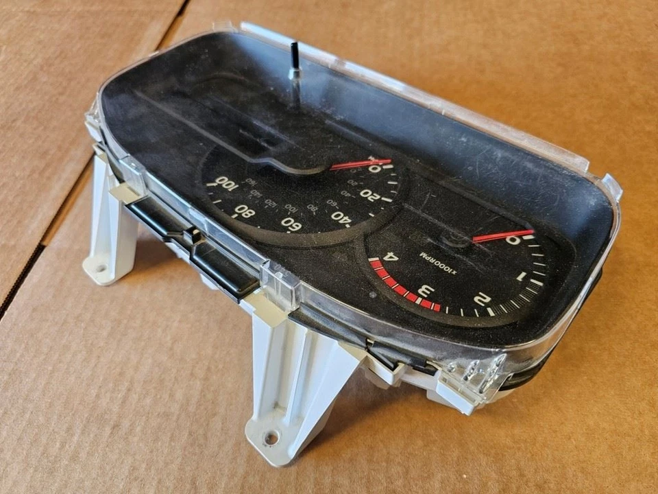 2018 Hino 195 J05E-TP Diesel USED Speedometer Head Cluster 33k Approx - image 4 of 4