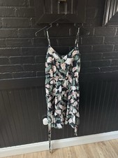 Women's Express Fit & Flare Floral Eyelet Detail Summer Dress Size S EUC