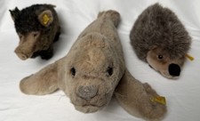 Konvolut 3 Vintage Steiff Stofftiere mit Knöpfen. Igel, Robbe, Wildschwein.