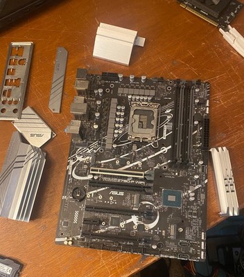 ASUS PRIME Z790-P WiFi LGA 1700 ATX Intel Motherboard (socket dammage) 