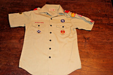 Boy Scouts of America BSA Men's Shirt Tan Small Sewn Patches Short Sleeve