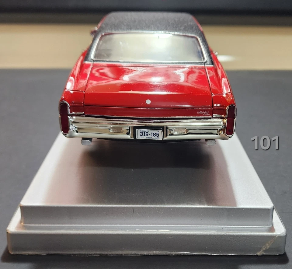 Monte Carlo 1970 fundido a presión 1:18 (tapa roja/negra) Foto 3 de 4