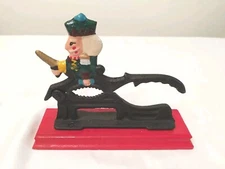 Vintage Paul Revere Nutcracker Cast Iron Hand Painted Soldier Christmas 