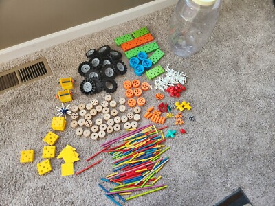 Vintage Original Tinker Toy Wooden & Plastic Pieces Parts
