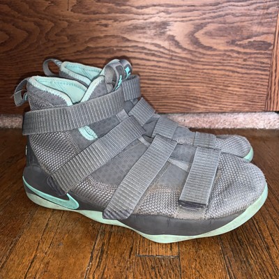 lebron soldier 11 youth