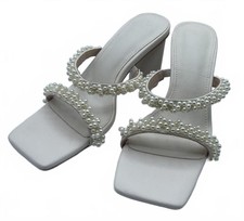Cream Pearl Embellished Block Heel Sandals Size 8 for Wedding/Formal Event NWOT