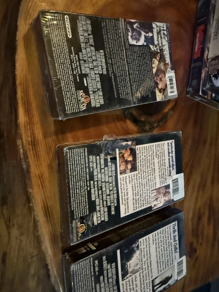 Poltergeist 1 , 2 And 3 VHS Sealed Lot - Image 4 of 4