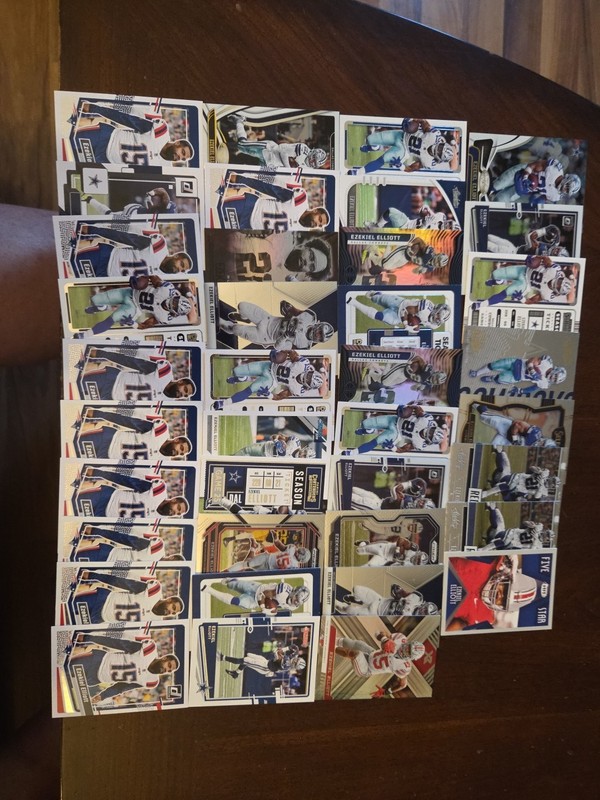 Ezekiel Elliott 38 card lot Dallas Cowboys  New England Patriots