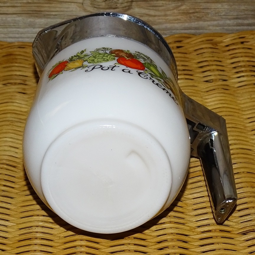 1970 Gemco Pyrex Corning Ware Corelle Spice of Life Pot a Creme Creamer Flip Top