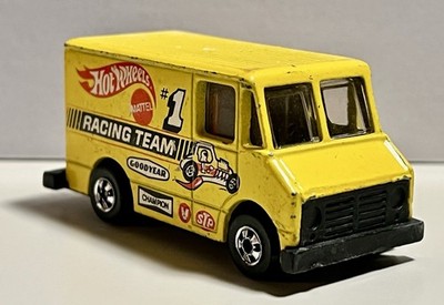 Vintage Hot Wheels 1976 Dirt Track Racing Team #1 Yellow Van w/ Working Viewer