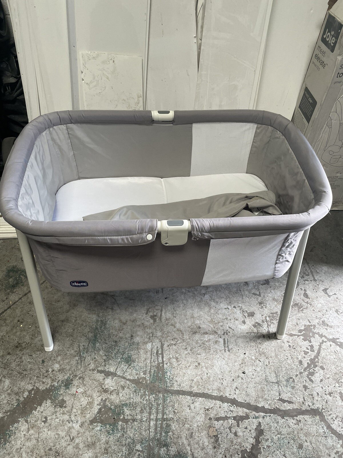 Chicco Next2me Side Sleeping Crib Chick To Chick