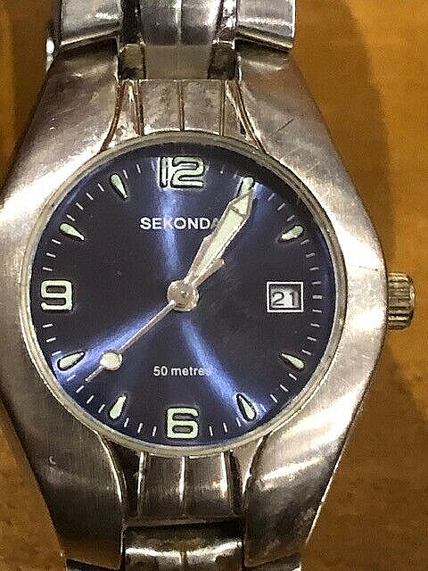 Exquisite Chic Sekonda 04624 Blue Date Dial WR50M Ladies Bracelet