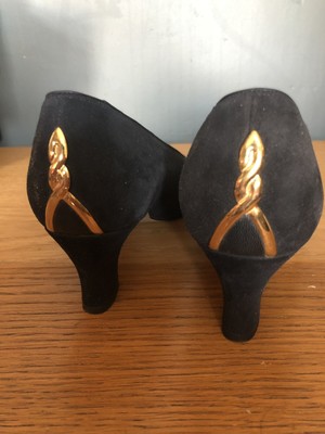 black suede pumps mid heel