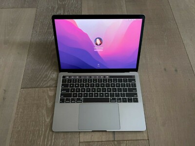 Macbook Pro 13  2.4GHz Quad Core intel i5, 256MB SSD, 8GB Memory - 2019