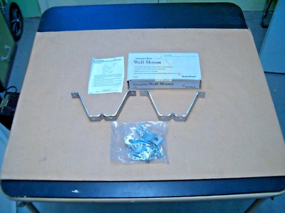 RadioShack 15-883 Antenna Mast Wall Mount w/4'' Offset