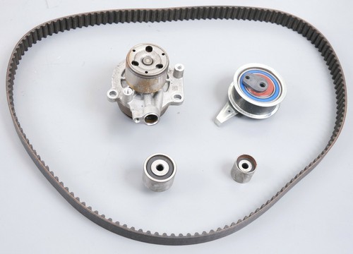 VW Golf 7 VII MK7 5G 2017 1.6 TDI DDYA Wasserpumpe Zahnriemen 04L011E