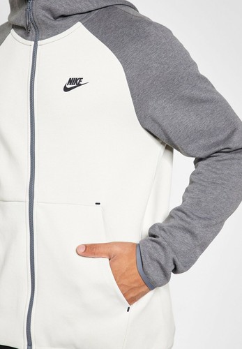 BNWT TN TECH FLEECE WHITE NIKE AIR PSG 