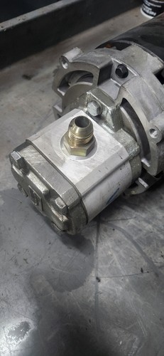 Motore Toyota 24 Volt DC con pompa - 0590-02725-71 - Foto 5 di 5