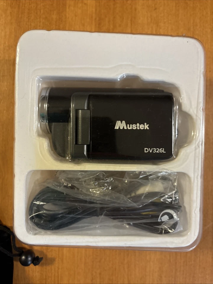 Mustek DV326L Digital Video Camera 6-in-1 Multi-Functional Camera Camcorder Kit - Image 2 of 4