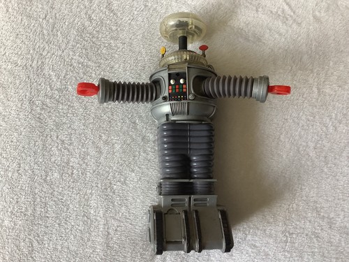 Robot Lost in Space VTG 1997 Trendmasters B9 Newline Toy USED / Not working