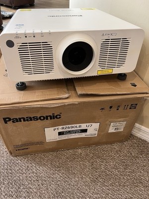Panasonic PT-RZ690 DLP WUXGA Projector 6000 Lumens 8856 Lamp Hours