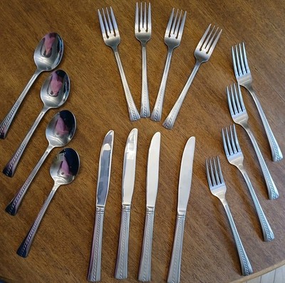 Farberware Stainless Flatware Lot 16 Pieces Pre-Owned - Knives, Spoons, Forks 