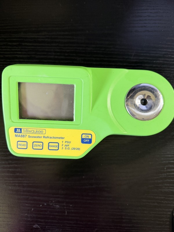 Milwaukee MA887 Digital Salinity Refractometer perfect condition *used*
