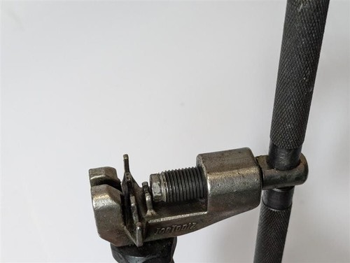 IceToolz Chain Tool for 7-10 speed chains (Missing pin) - Picture 9 of 11