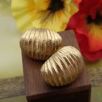 Vintage Trifari TM Armadillo Shell half Hoop Gold Tone Clip Earrings