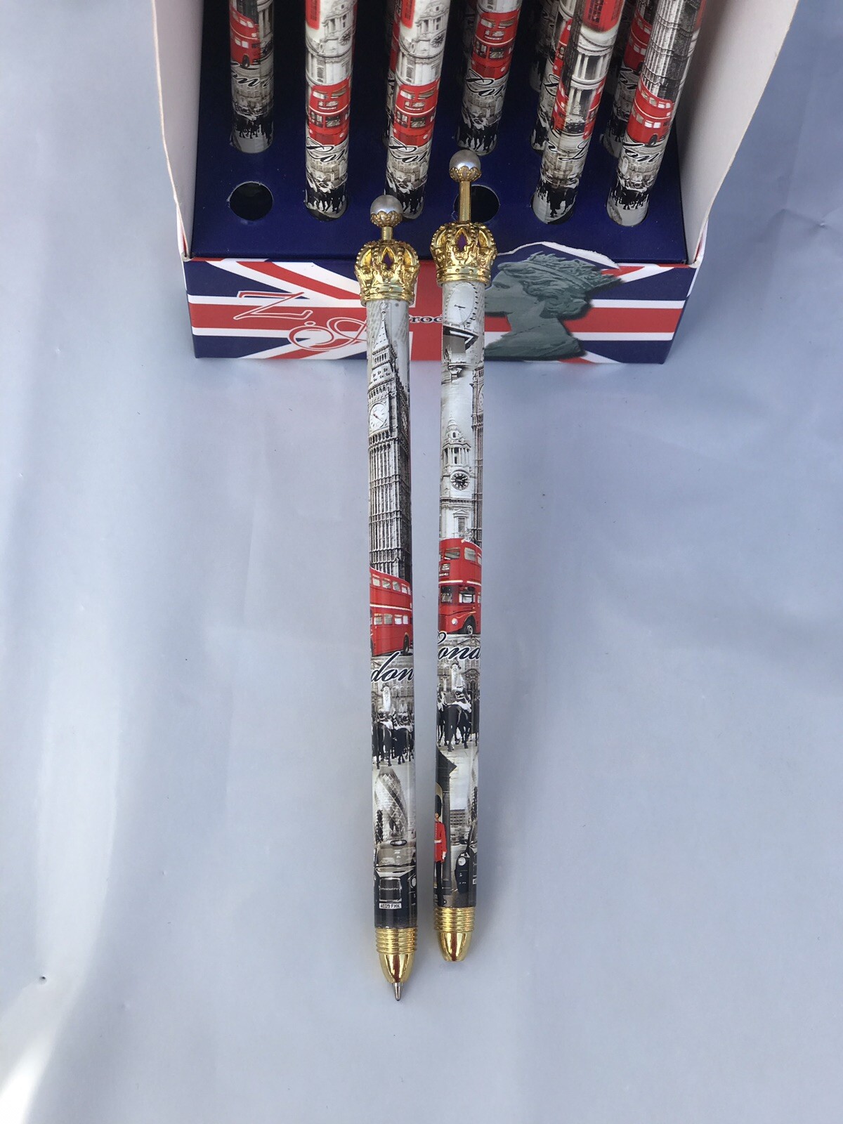 LONDON SOUVENIRS PEN LONDON PENS TOP UK LONDON SCENE PEN 5 Pens For 4.
