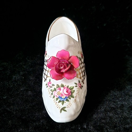 Bezaubernder Miniatur Aynsley Schuh von Compton & Woodhouse "Pink Rose" - Bild 2 von 6