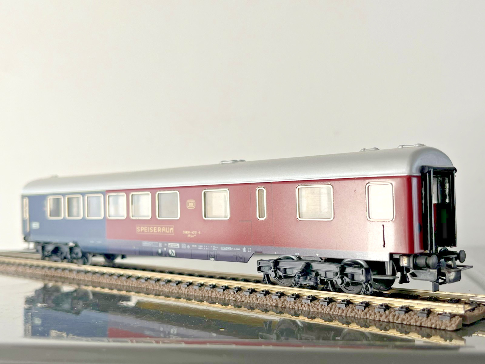 Composer une Rame Express DB avec la Voiture Restaurant Märklin 4078