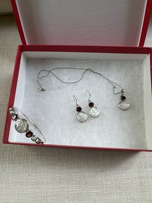 Janice Girardi Garnet/carved Shell Set,EUC,bracelet/earrings/necklace,Sterling