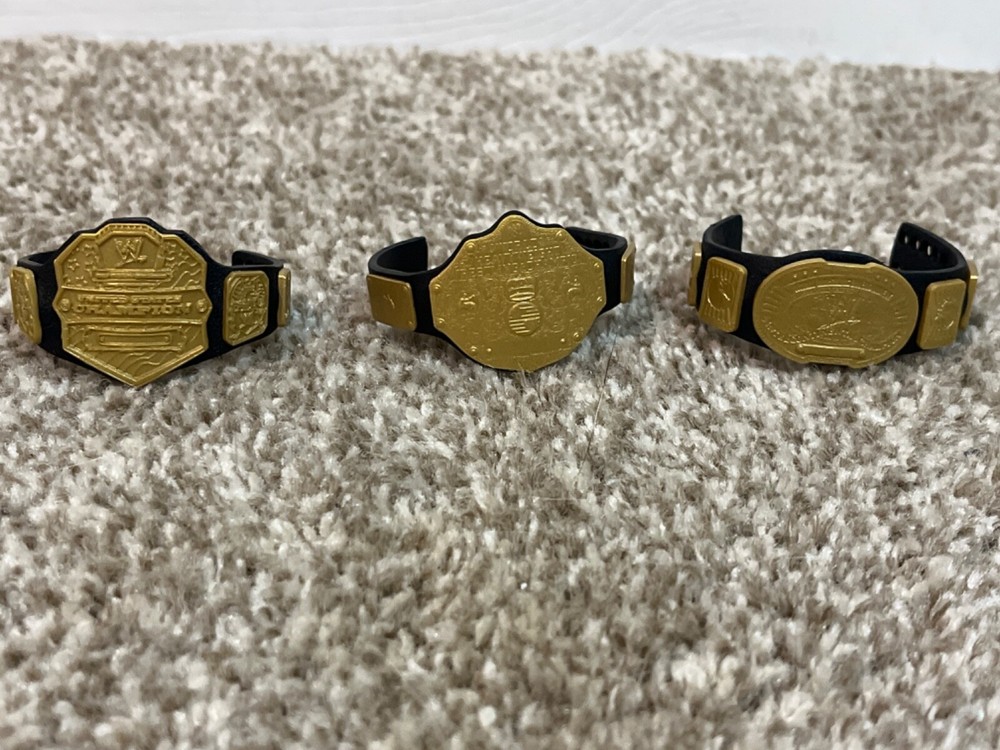 2010 WWE Mattel Champion Title Belt Wrestling Figure Pack  