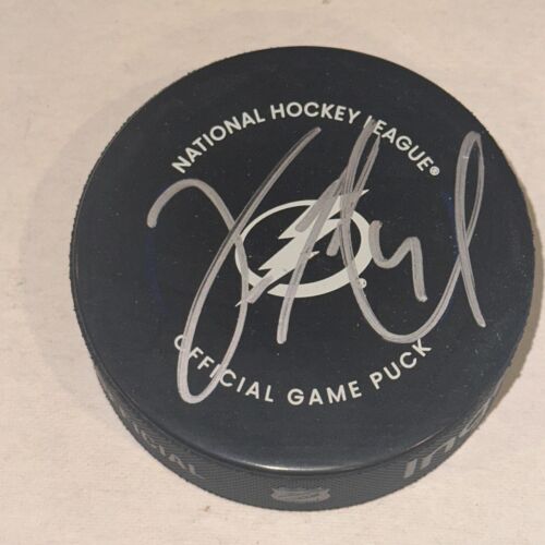 VINCENT LECAVLIER Signed Official Tampa Bay LIGHTNING GAME Puck Beckett - Picture 1 of 3