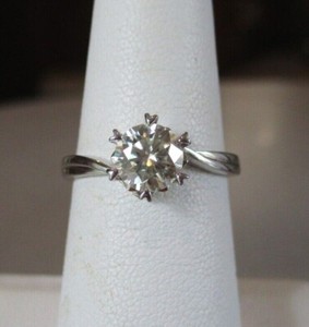 18K White Gold 1.00 Carat TW Moissanite Solitaire Engagement Ring Size 7 [r51]