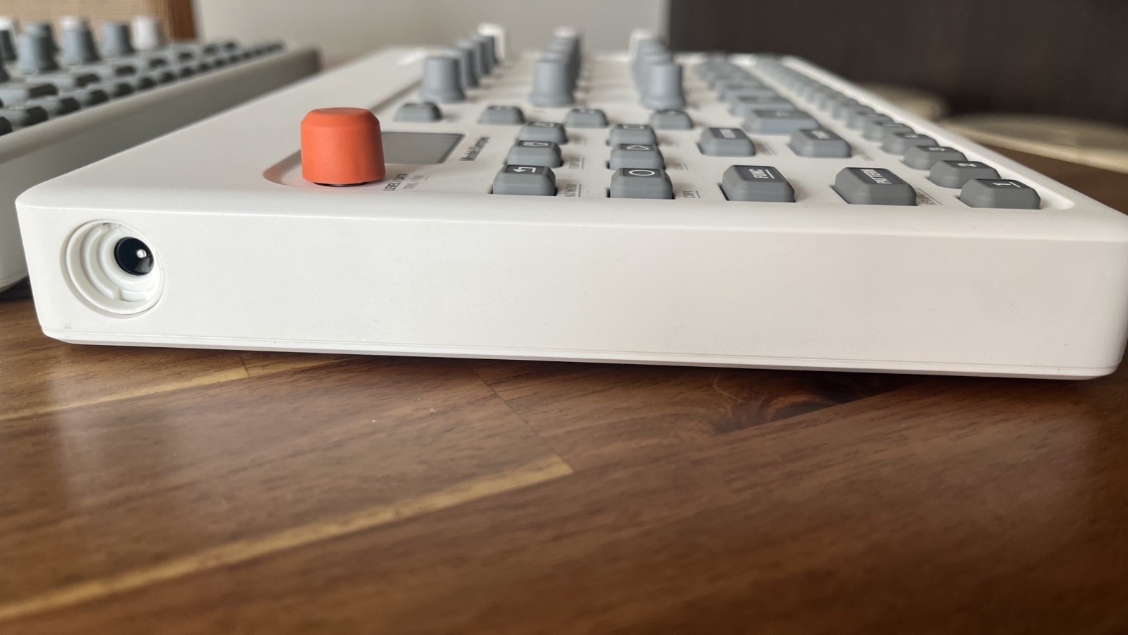 Elektron Model:Cycles & Model:Samples Grooveboxes - white & Gray