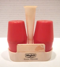 Vtg Mobil Gas Salt & Pepper Shaker Set Oconto WI Mobil Oil Pegasus Horse Plastic