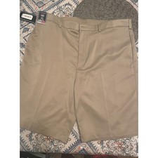 Roundtree  Yorke TravelSmart Khaki Shorts Mens 42 Tall Man Flat Front Tan NWT