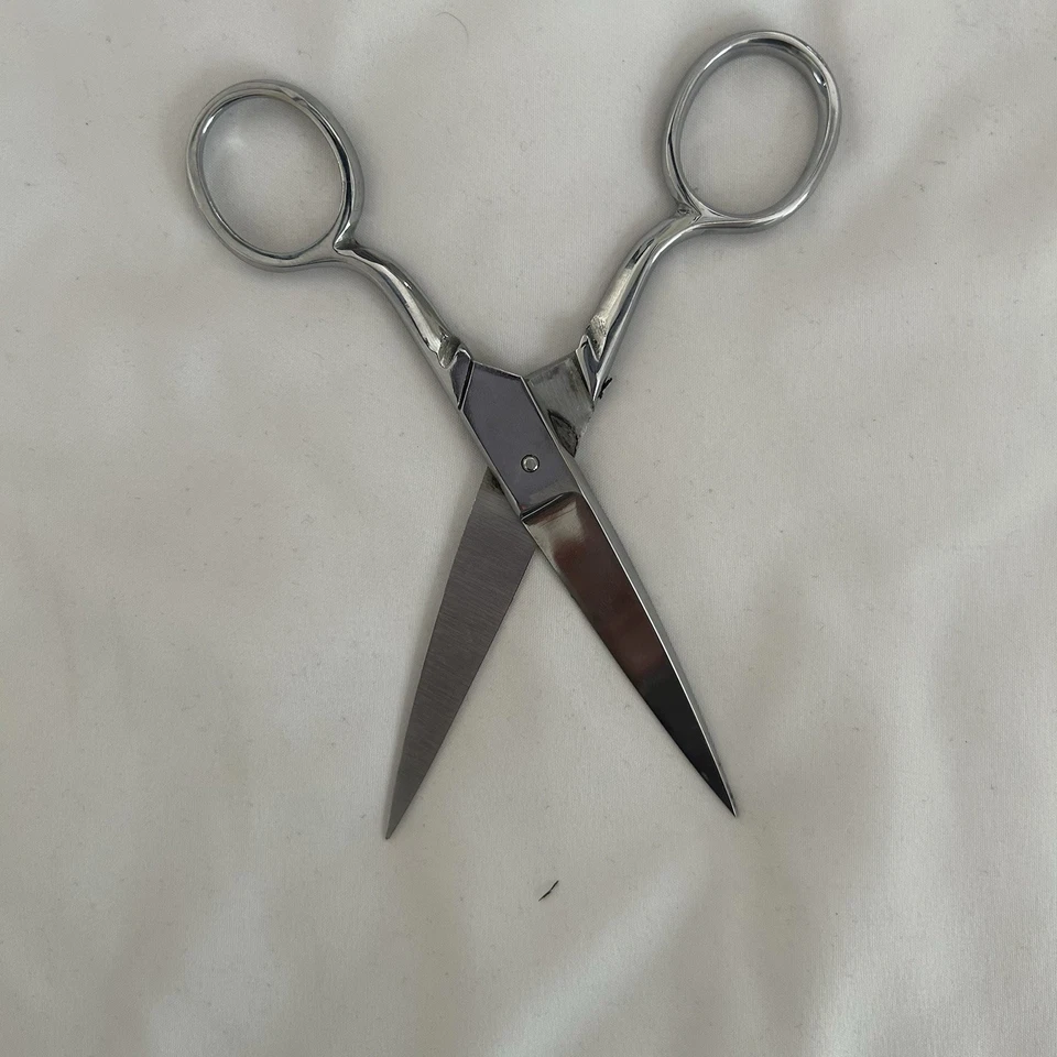 Vintage Stainless Button Hole Crafting Sewing Scissors - Image 3 of 4
