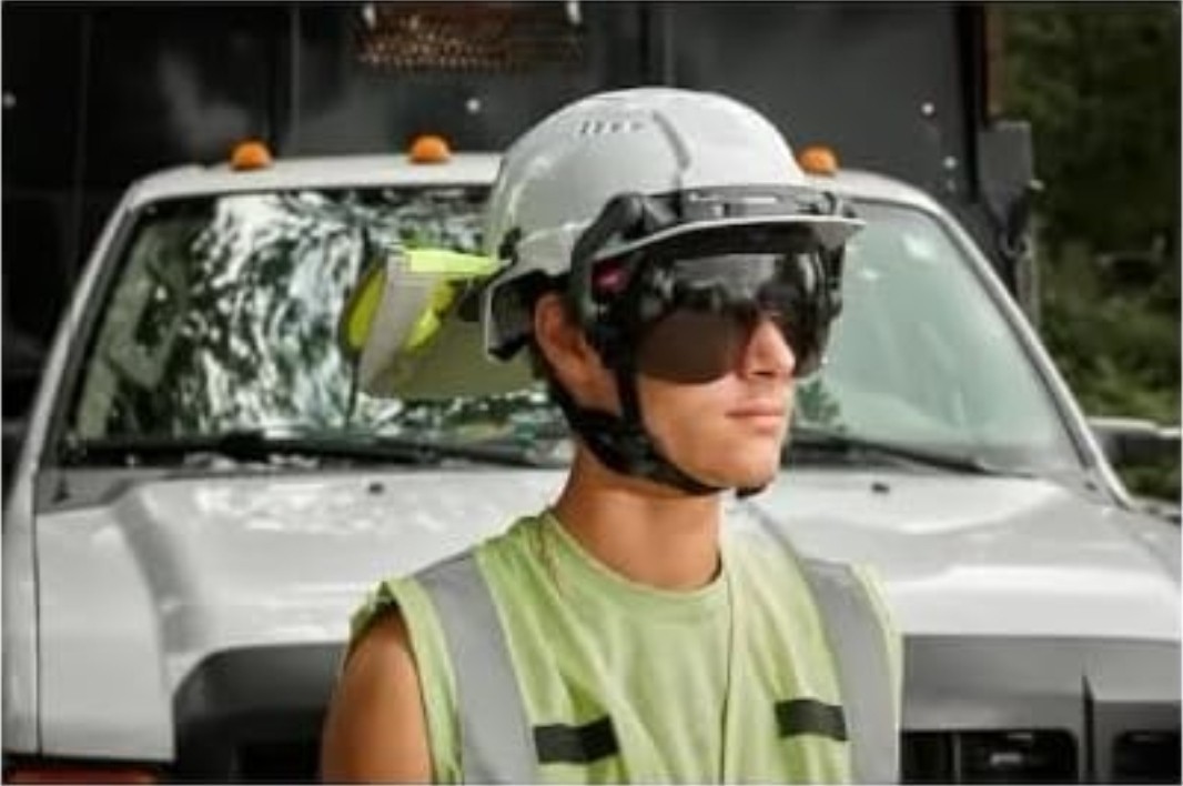 Milwaukee 48-73-1320 Class C White Front Brim Vented Helmet w/ BOLT