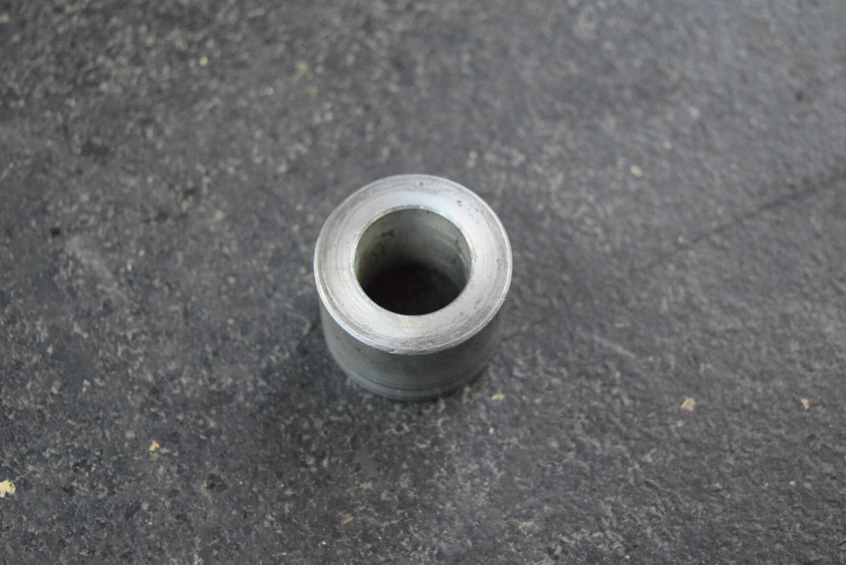 HONDA CB750C CB750K CB750A CB650 CB750F REAR WHEEL SIDE AXLE